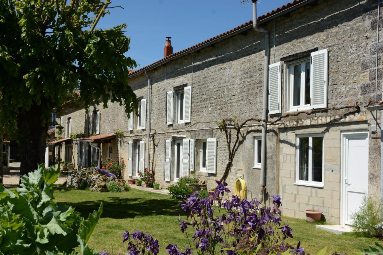 Aulnay  Les Noyers Aulnay B&B 외부 사진
